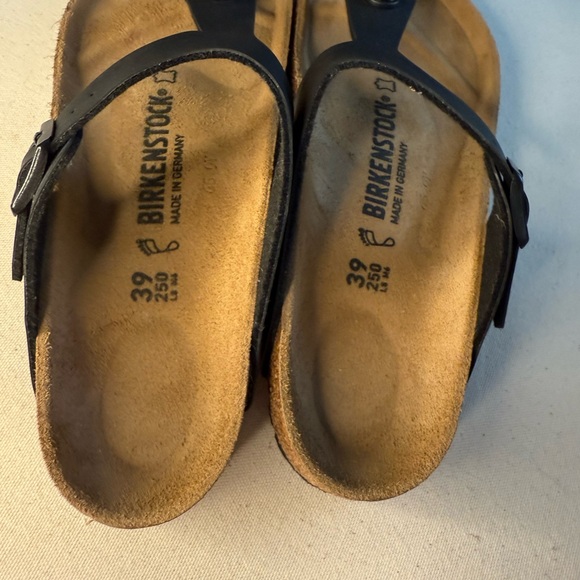Birkenstock Gizeh Sandals in Black and Tan - Picture 4 of 9